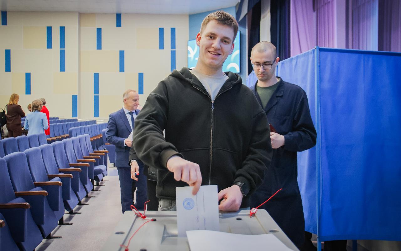 ФОТО к новости: Сергей Александрович Нелюбов избран ректором НГПУ