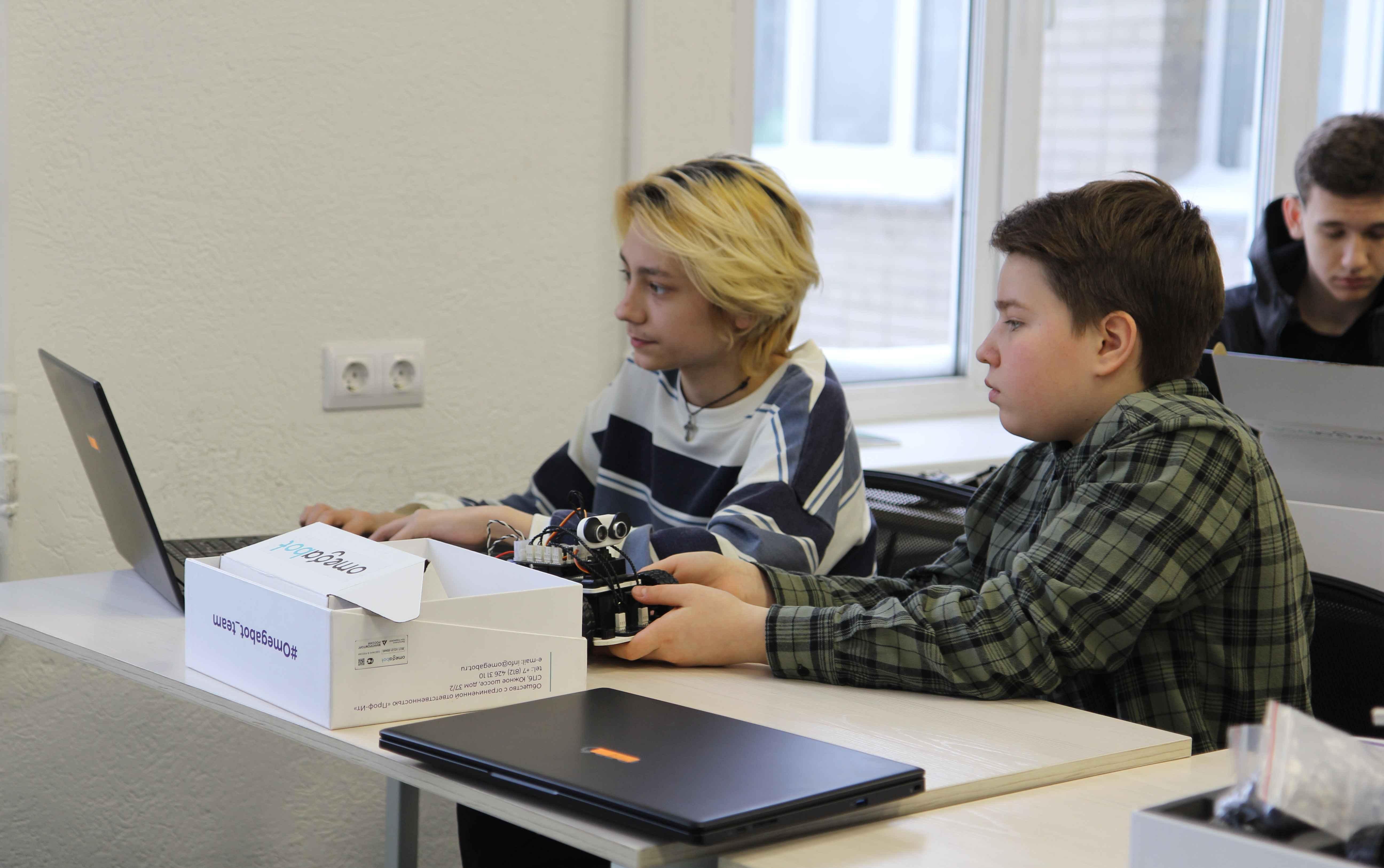 ФОТО к новости: «ТехноТриз»: троеборье для юных программистов 