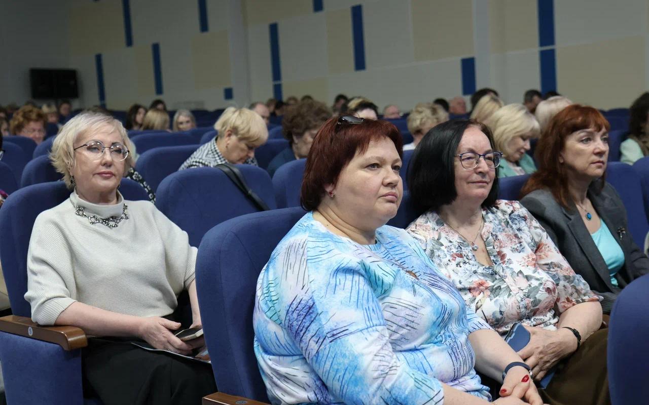 ФОТО к новости: Педагогический дневник: НГПУ как ресурс профессионального развития педагогов региона