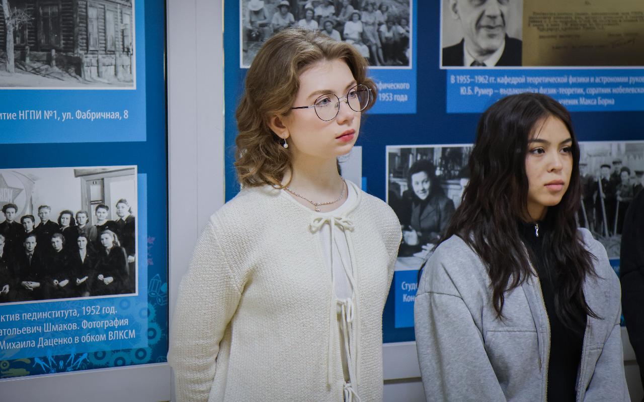 ФОТО к новости: «Русская Голгофа»: в НГПУ открылась выставка о сохранении исторической памяти и духовного подвига XX века