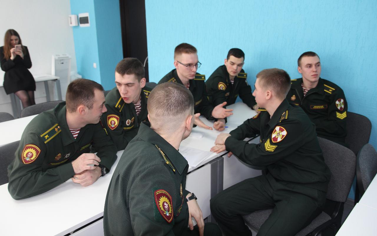 ФОТО к новости: 20 февраля в Институте истории, гуманитарного и социального образования НГПУ провели первый тур межвузовской интеллектуальной игры «Защитники Отечества в исторической ретроспективе»