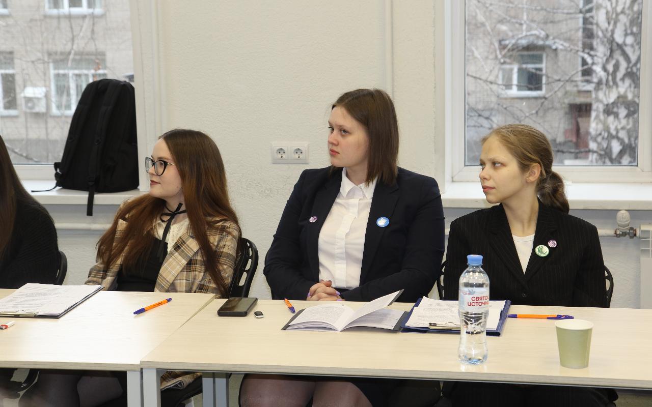 ФОТО к новости: Ещё школьник, но уже учитель: учащиеся и выпускники психолого-педагогических классов раскрыли в НГПУ плюсы обучения в ППК  