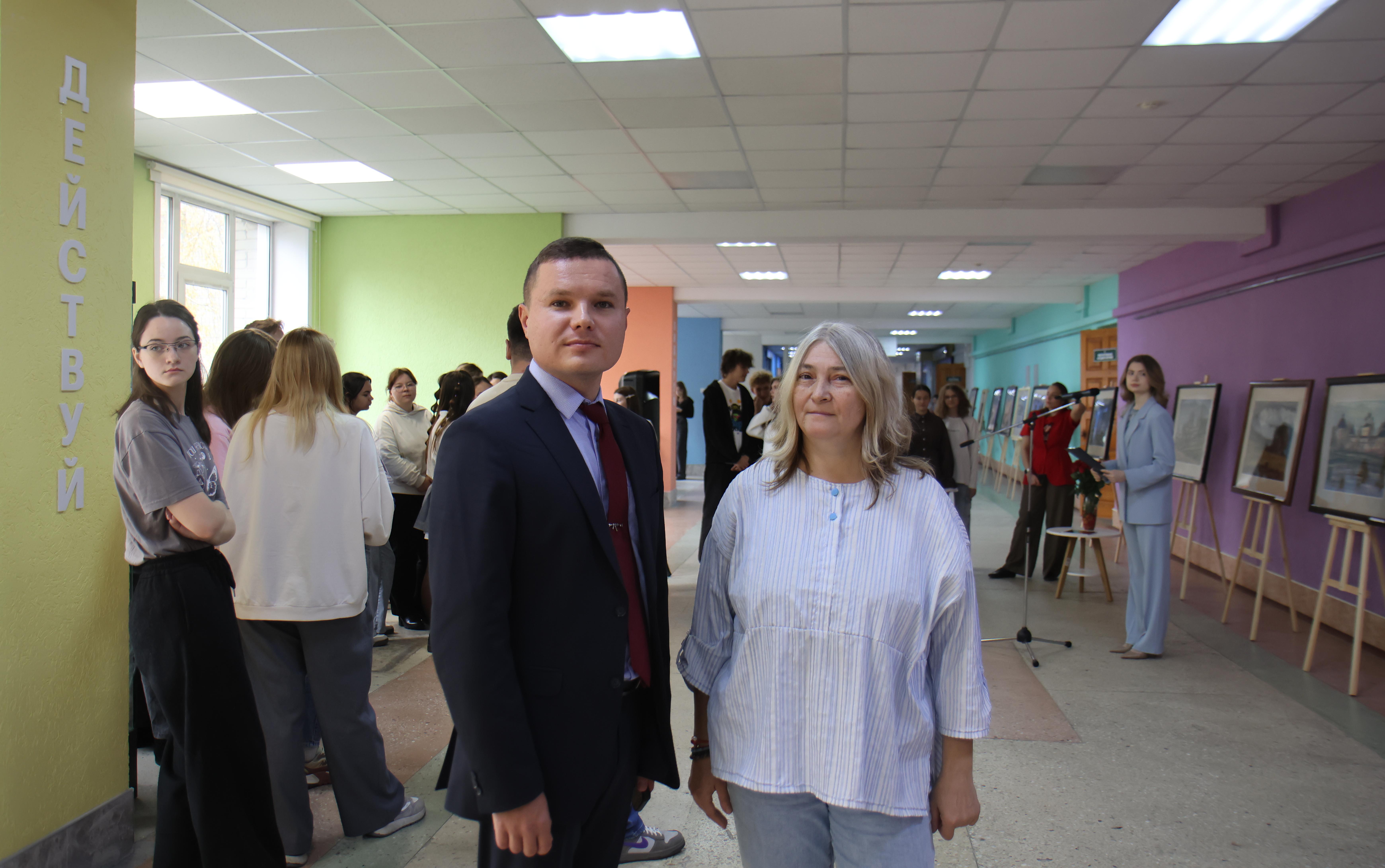 ФОТО к новости: Выставка работ Александра Абрамова – первая экспозиция молодежного пространства «Мой университет – мои знания»
