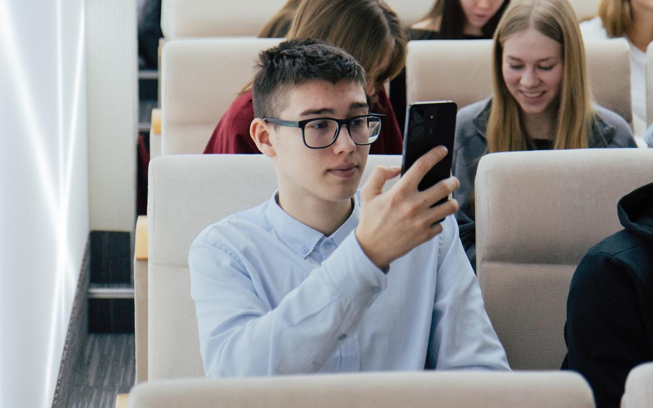 ФОТО к новости: Команда НГПУ провела профориентационное мероприятие для школьников наукограда Кольцово в рамках Дня российской науки