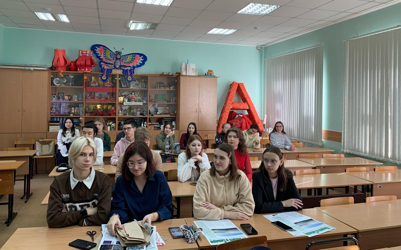 ФОТО к новости: Язык жив, пока на нем говорят: в НГПУ обсудили судьбу барабинско-татарского языка
