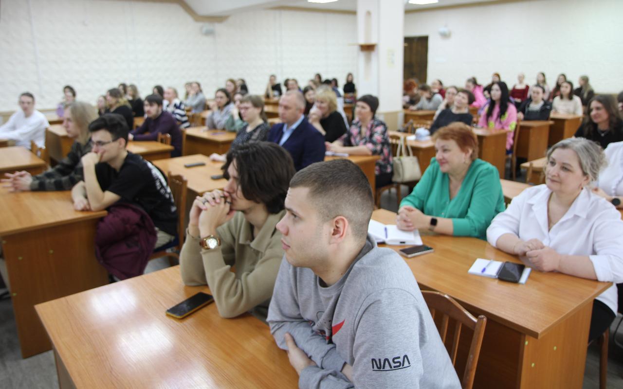 ФОТО к новости: И.о. ректора НГПУ Сергей Александрович Нелюбов: «Наша задача – формировать мотивацию у школьников к выбору профессии учителя»