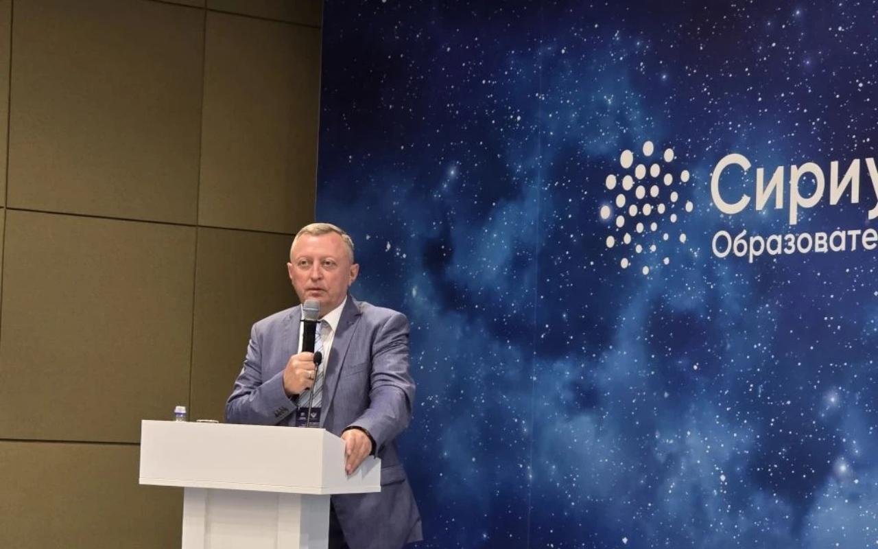 ФОТО к новости: Сергей Александрович Нелюбов: «Университет целенаправленно готовит студентов к работе с одаренными детьми»