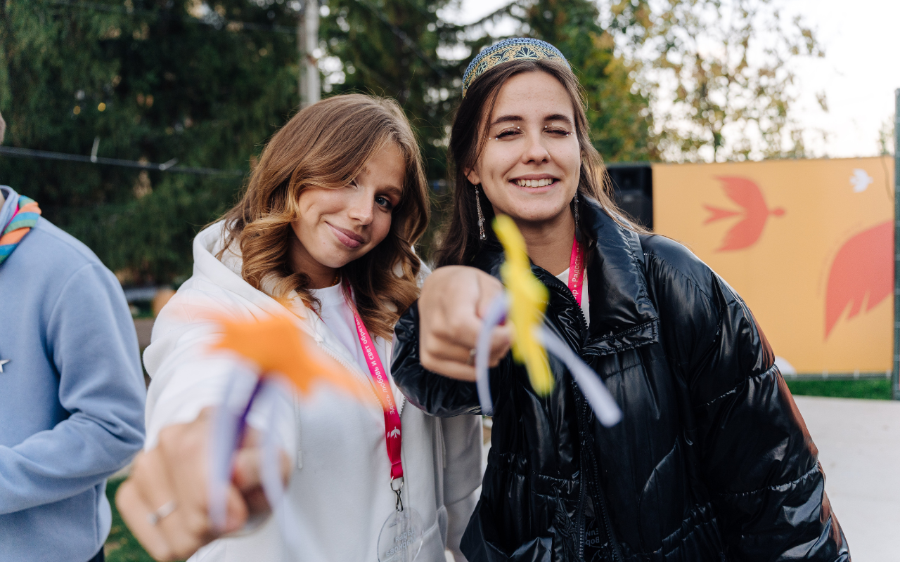 ФОТО к новости: Студентки НГПУ приняли участие в «Академии Лиги вожатых – 2025»