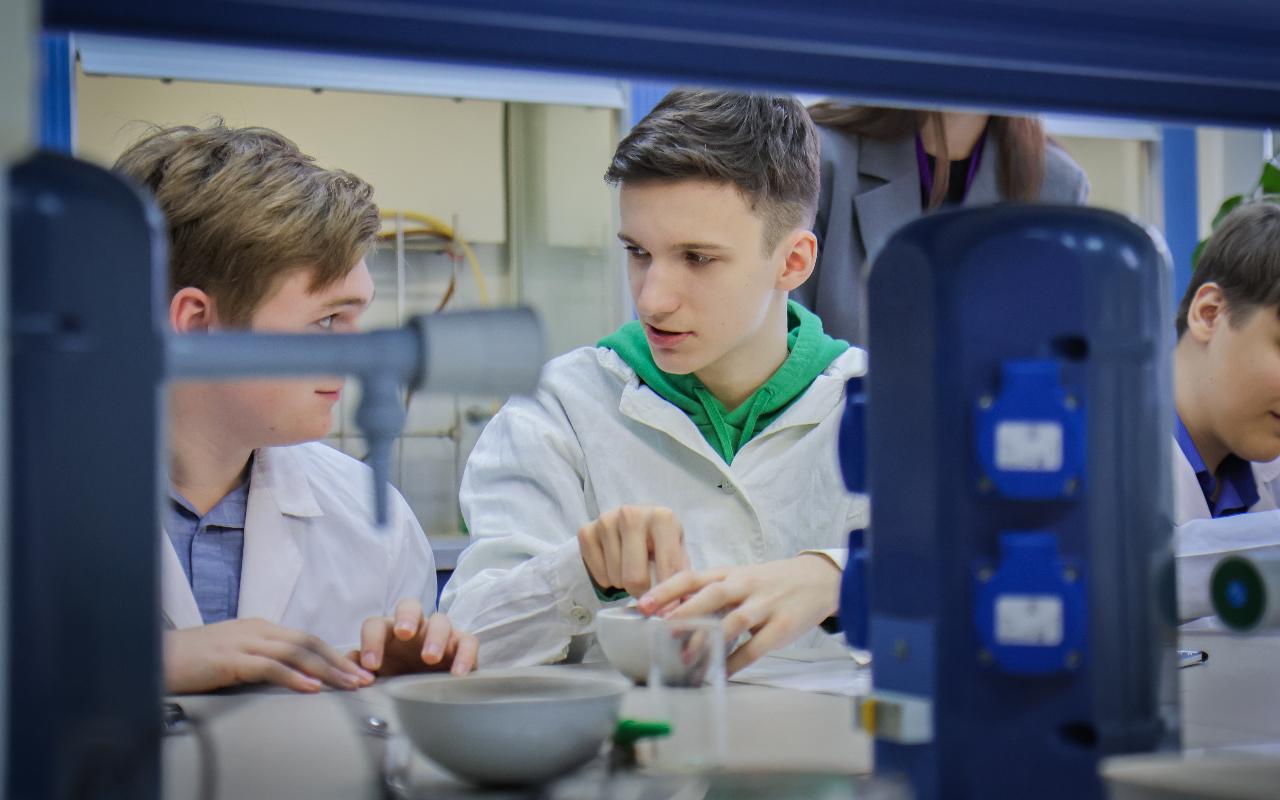 ФОТО к новости: Дневник ПедСибири: В НГПУ проходит естественно-научная смена для школьников Новосибирской области