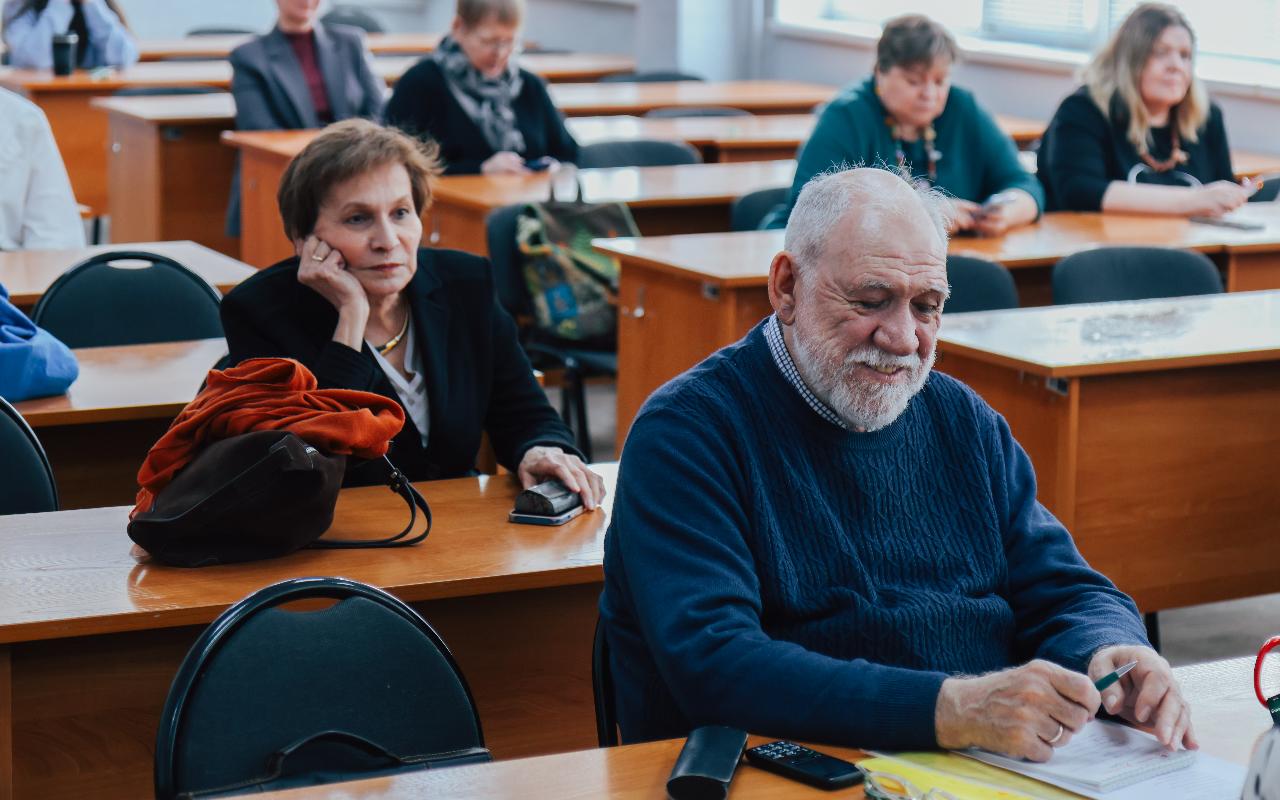 ФОТО к новости: В НГПУ состоялся ежегодный региональный научный семинар памяти профессора Нины Елисеевны Меднис