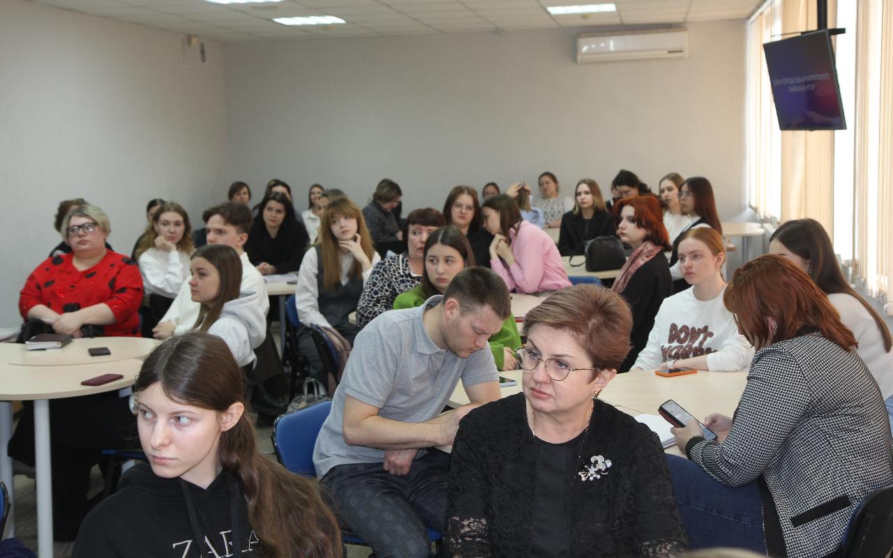 ФОТО к новости: Молодых и креативных выпускников НГПУ ждут в Каргатском районе и городе Обь