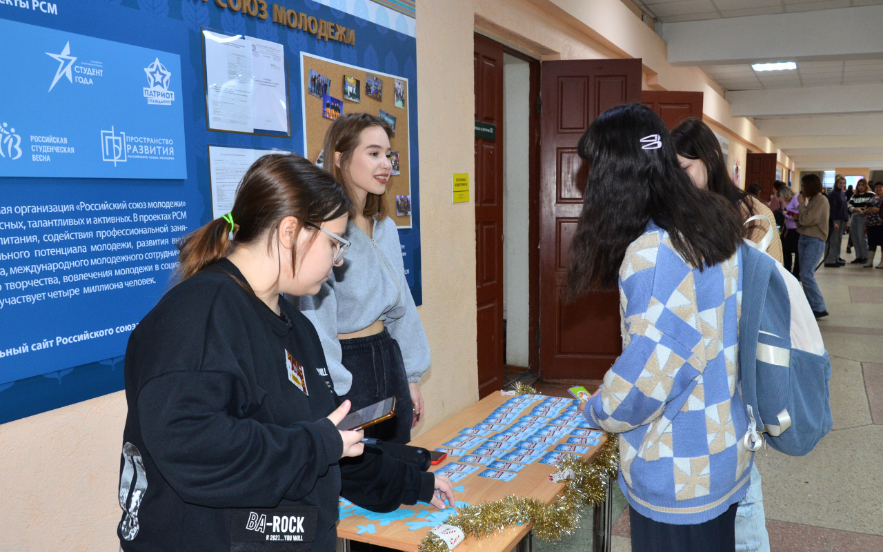 ФОТО к новости: В НГПУ прошёл фестиваль «Говорят под Новый год...»