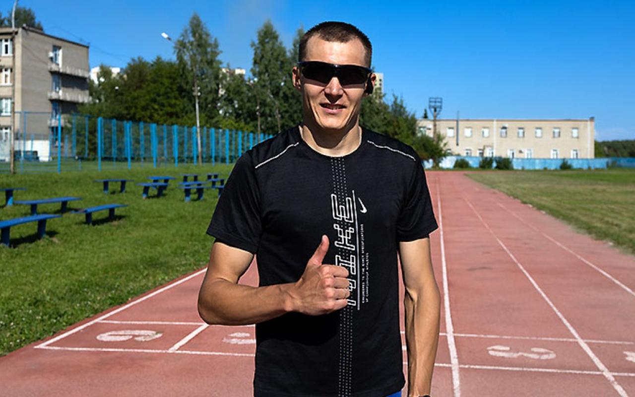 ФОТО к новости: Выпускник ФФК НГПУ Антон Кулятин: «Бегу, потому что люблю!»