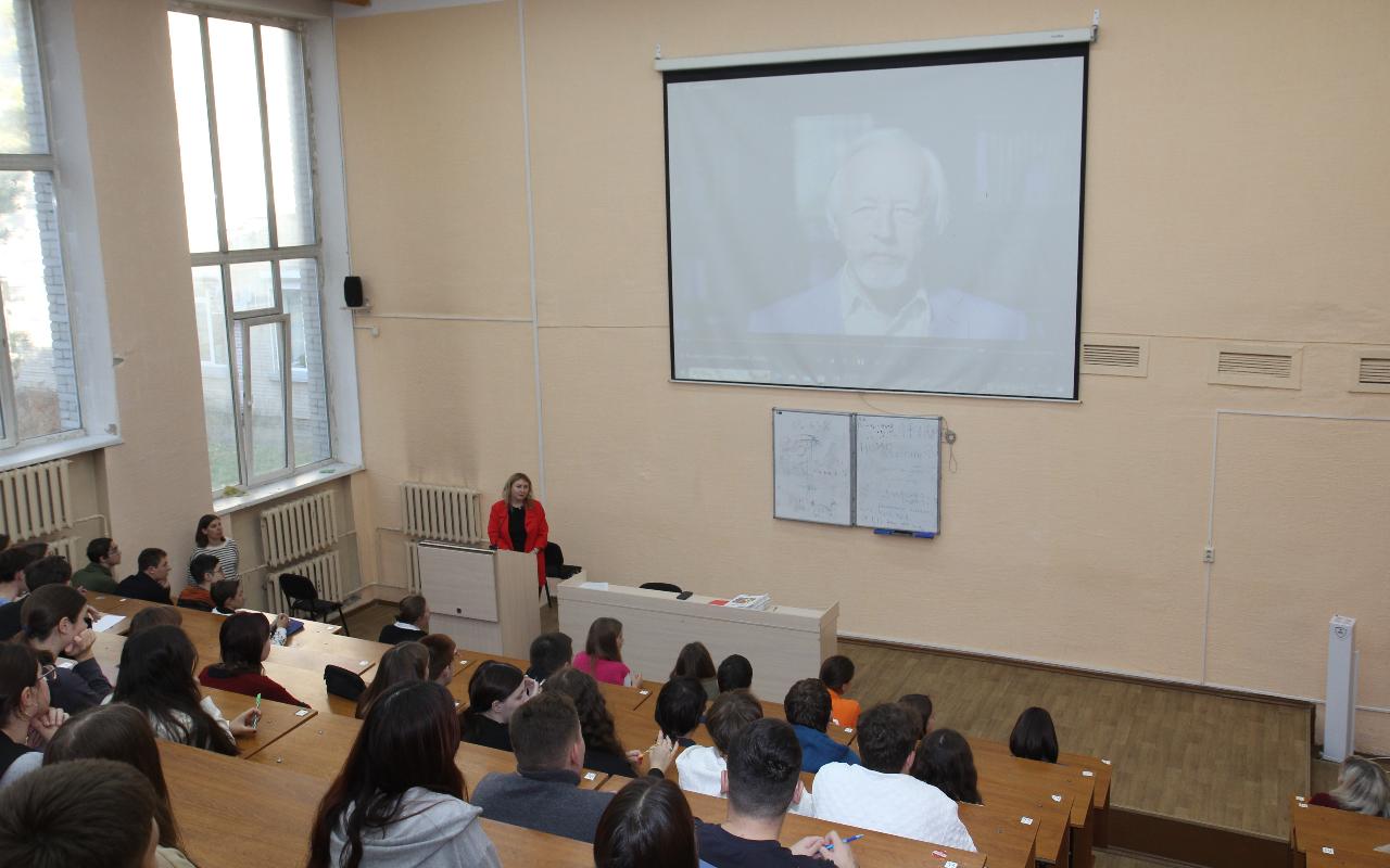 ФОТО к новости: О книгах и библиотеках: студенты НГПУ решили «Всероссийский исторический кроссворд»