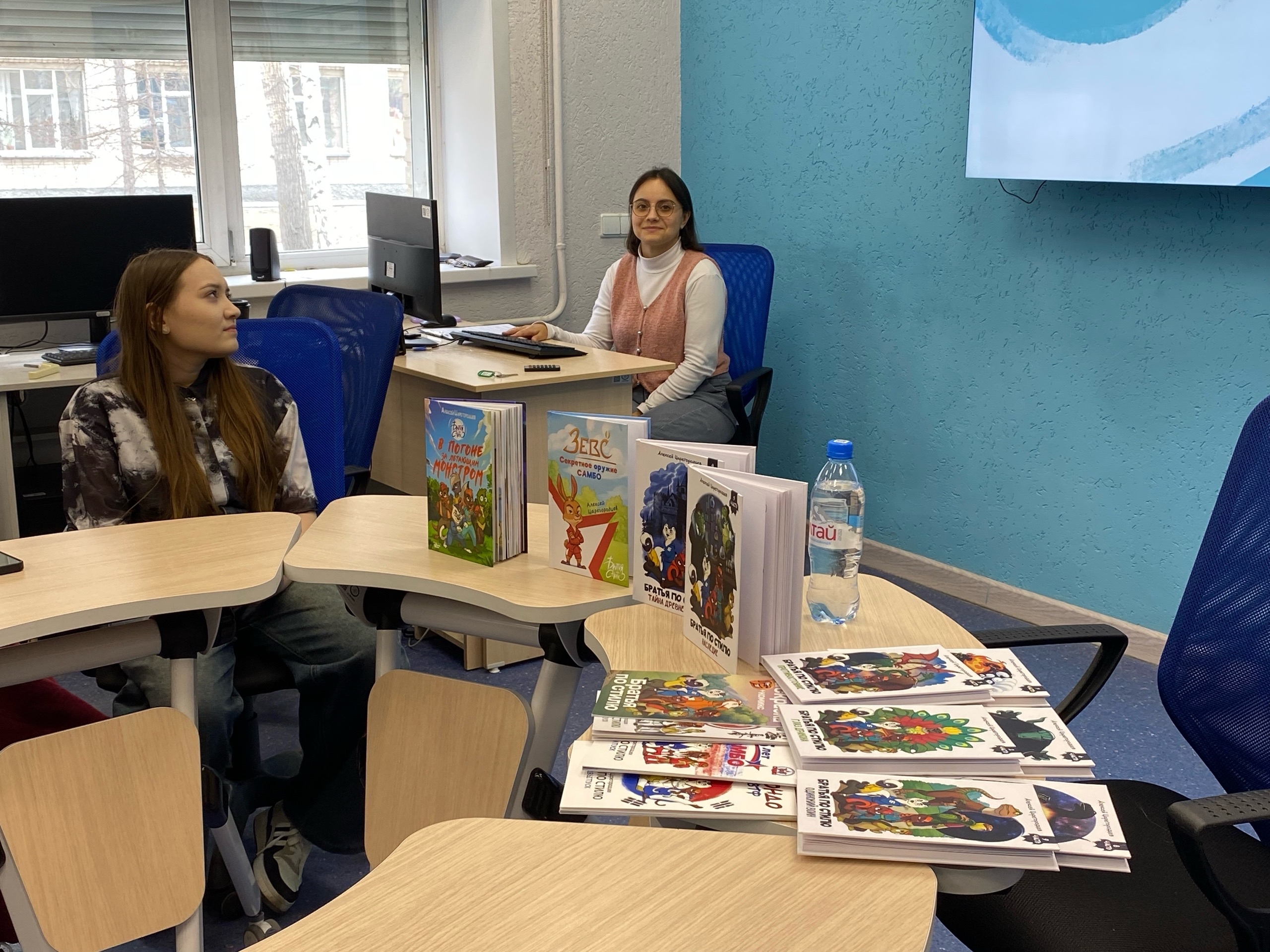 ФОТО к новости: В НГПУ состоялась встреча с детским писателем Алексеем Царегородцевым