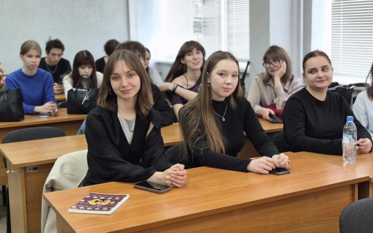 ФОТО к новости: Памяти профессора: в НГПУ провели «Восьмые Чумаковские чтения»