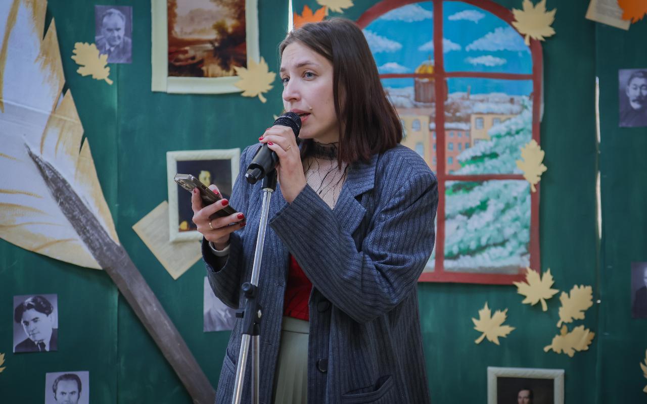 ФОТО к новости: В НГПУ прошёл открытый микрофон ко Дню родного языка
