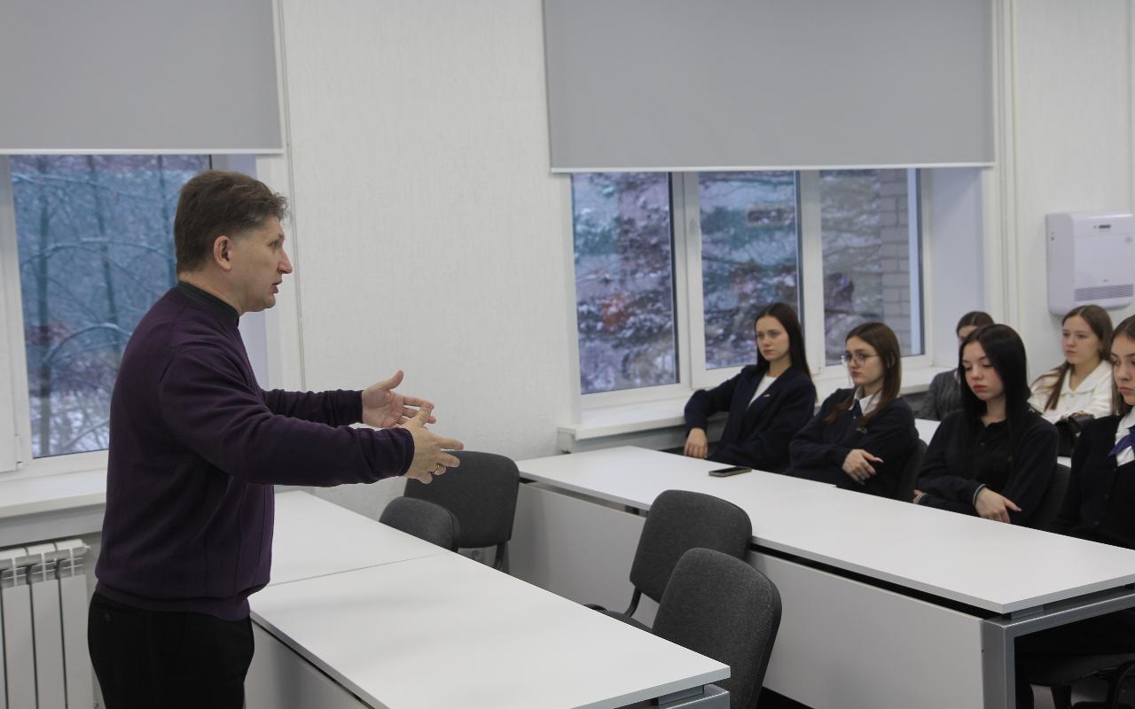 ФОТО к новости: Школа права: учатся школьники, учатся учителя