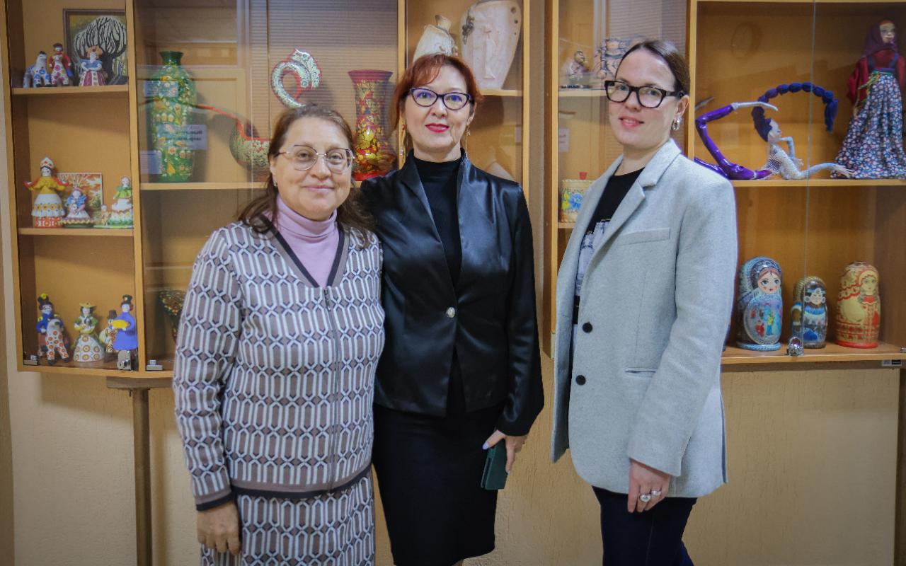 ФОТО к новости: Министр культуры Новосибирской области встретилась со студентами ИКиМП НГПУ: о карьере в сфере культуры, «земских» программах и новых форматах сотрудничества