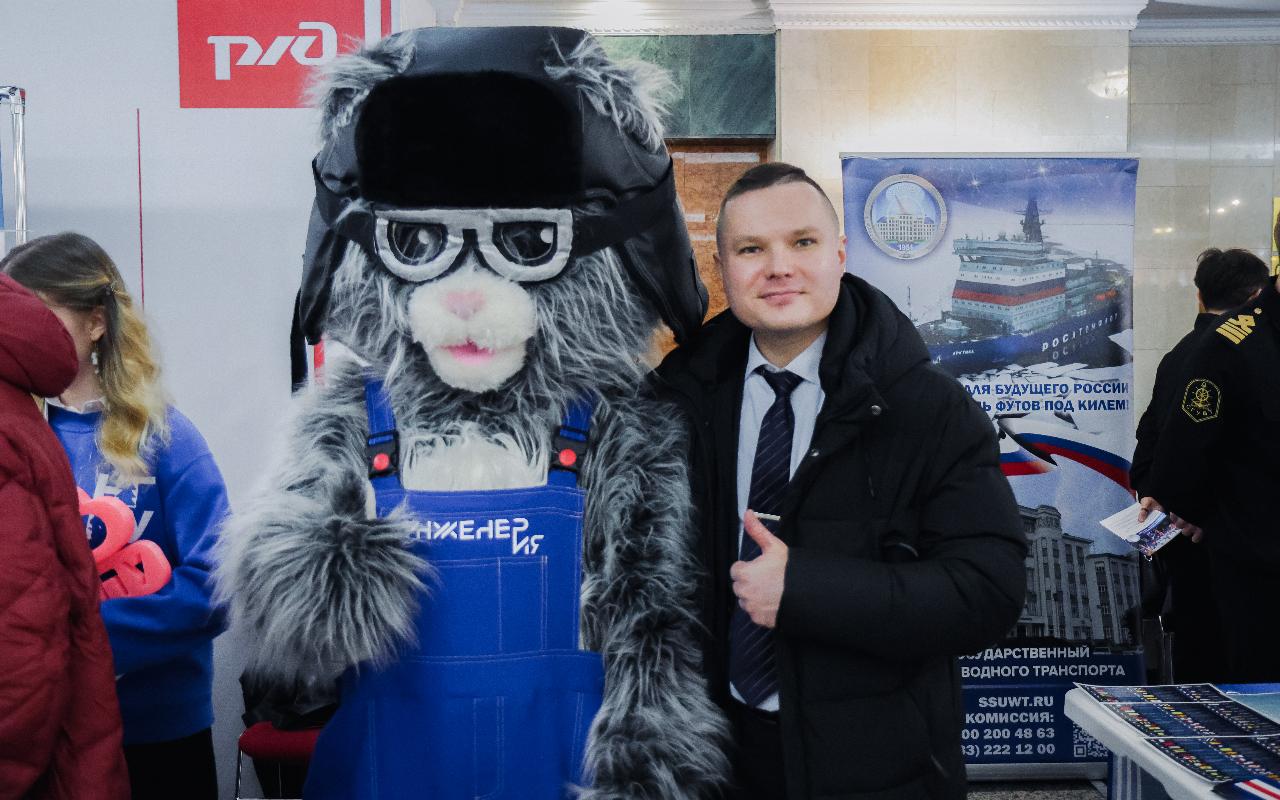 ФОТО к новости: День открытых дверей вузов Новосибирской области: НГПУ — в центре внимания абитуриентов