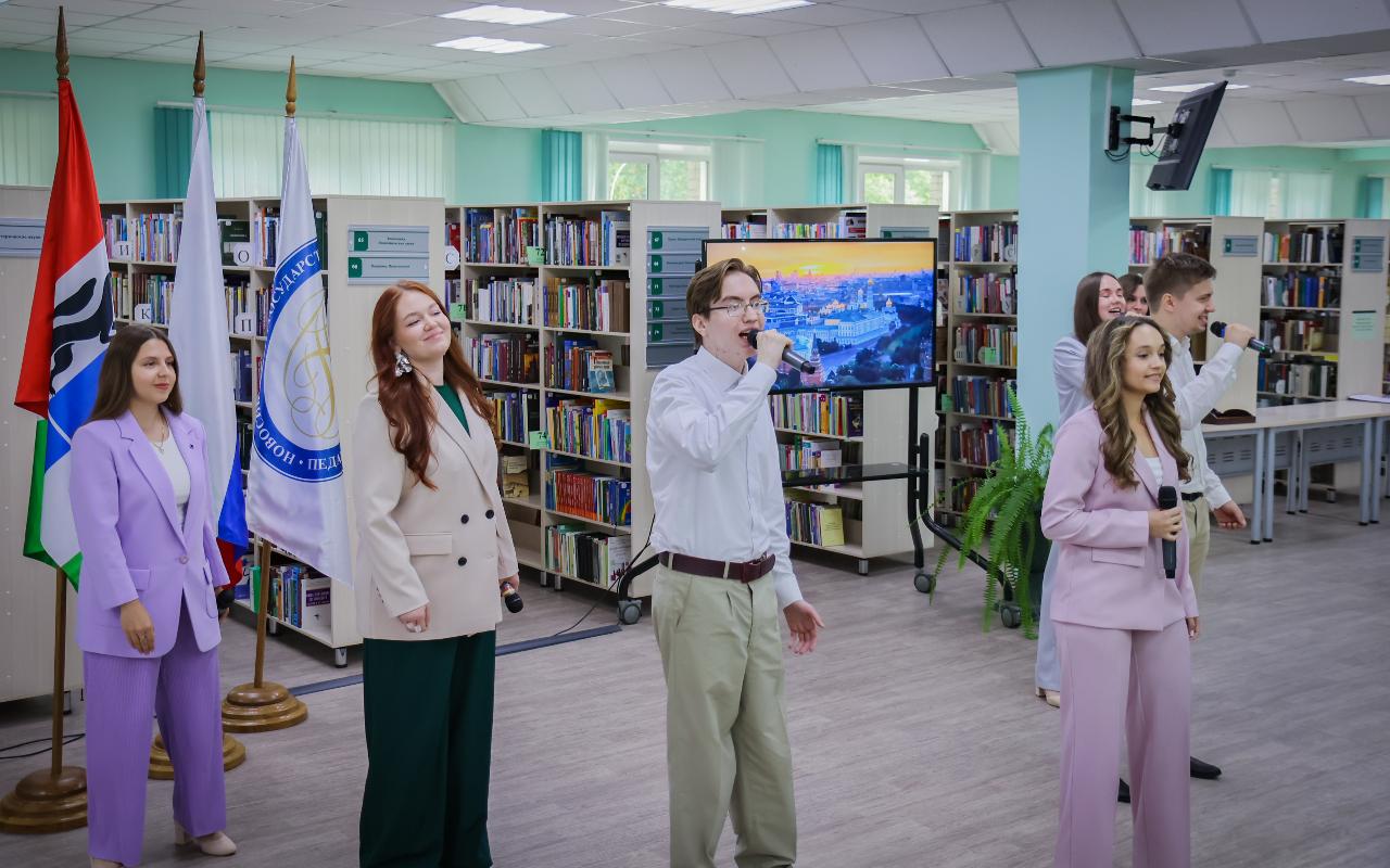 ФОТО к новости: Главная ценность университета: лучшие работники НГПУ удостоены наград и почётных званий Министерства просвещения Российской Федерации