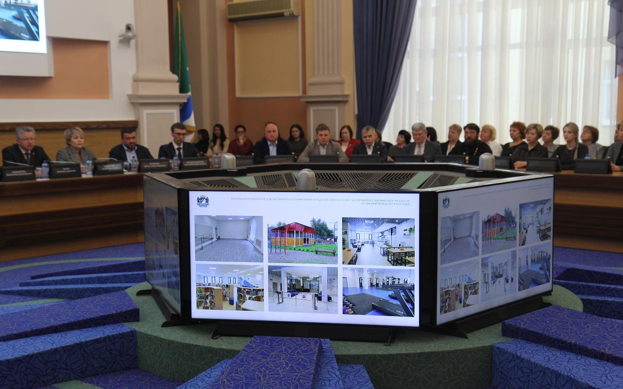 ФОТО к новости: Сергей Александрович Нелюбов: «2025 год стал прорывным для НГПУ по количеству заключенных договоров на целевое обучение»