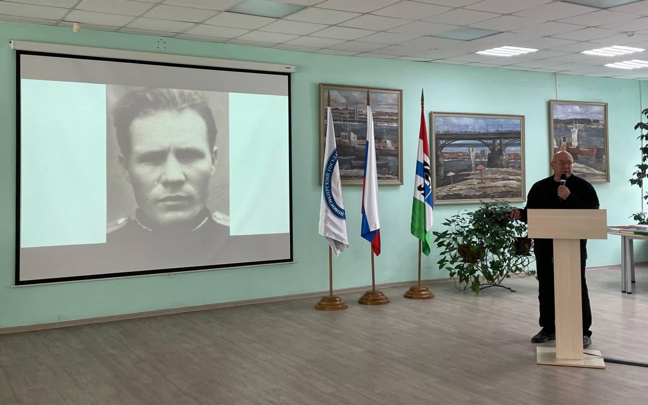 ФОТО к новости: В НГПУ прошла акция «Сохрани память семьи в истории Великой Победы»