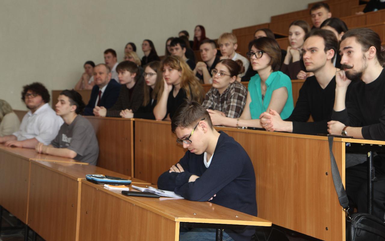 ФОТО к новости: Последний и решительный бой: студентам НГПУ рассказали о подготовке и ходе Берлинской операции Великой Отечественной войны