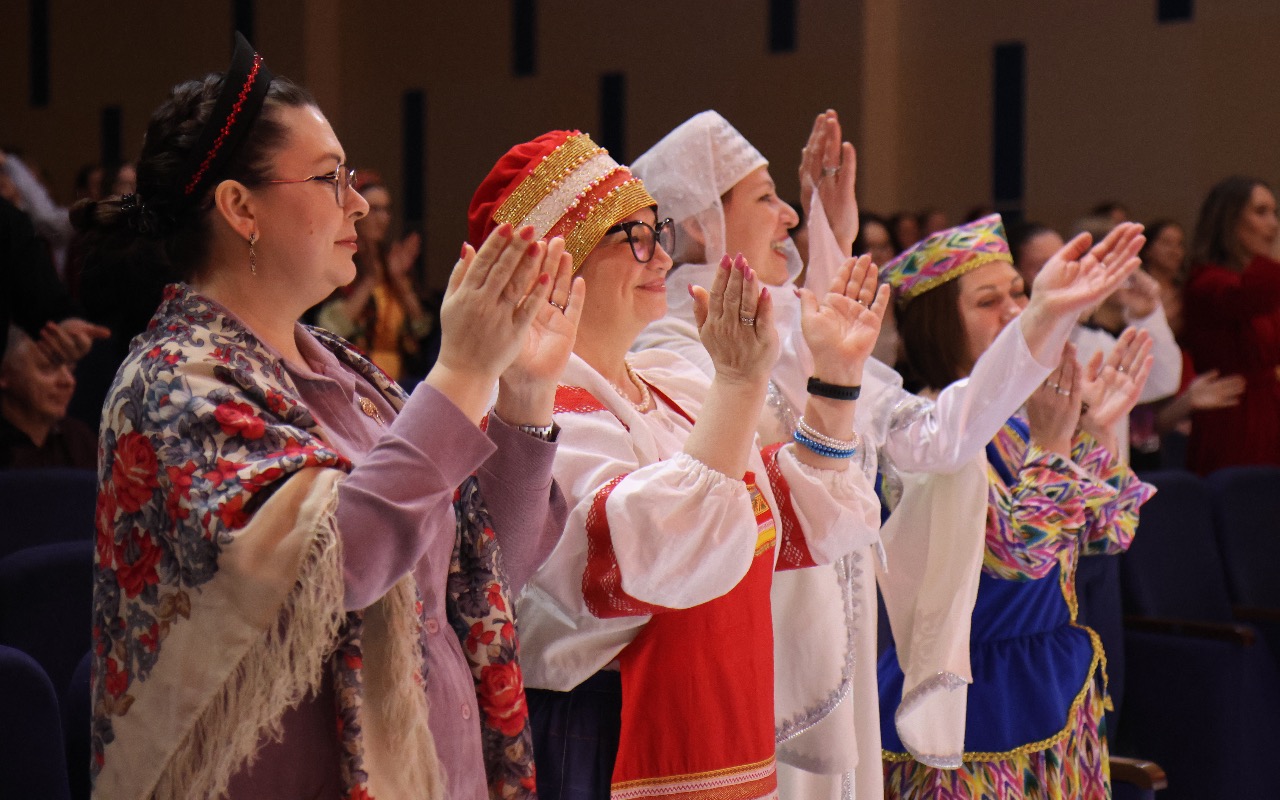 ФОТО к новости: В ИИГСО НГПУ прошёл Международный фестиваль восточных культур «Праздник весны: с Востока на Запад»