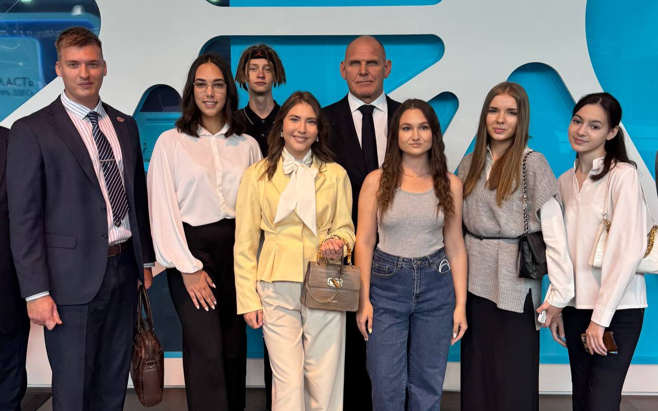 ФОТО к новости: Студентка НГПУ приняла участие в VI Региональном форуме местного самоуправления Новосибирской области