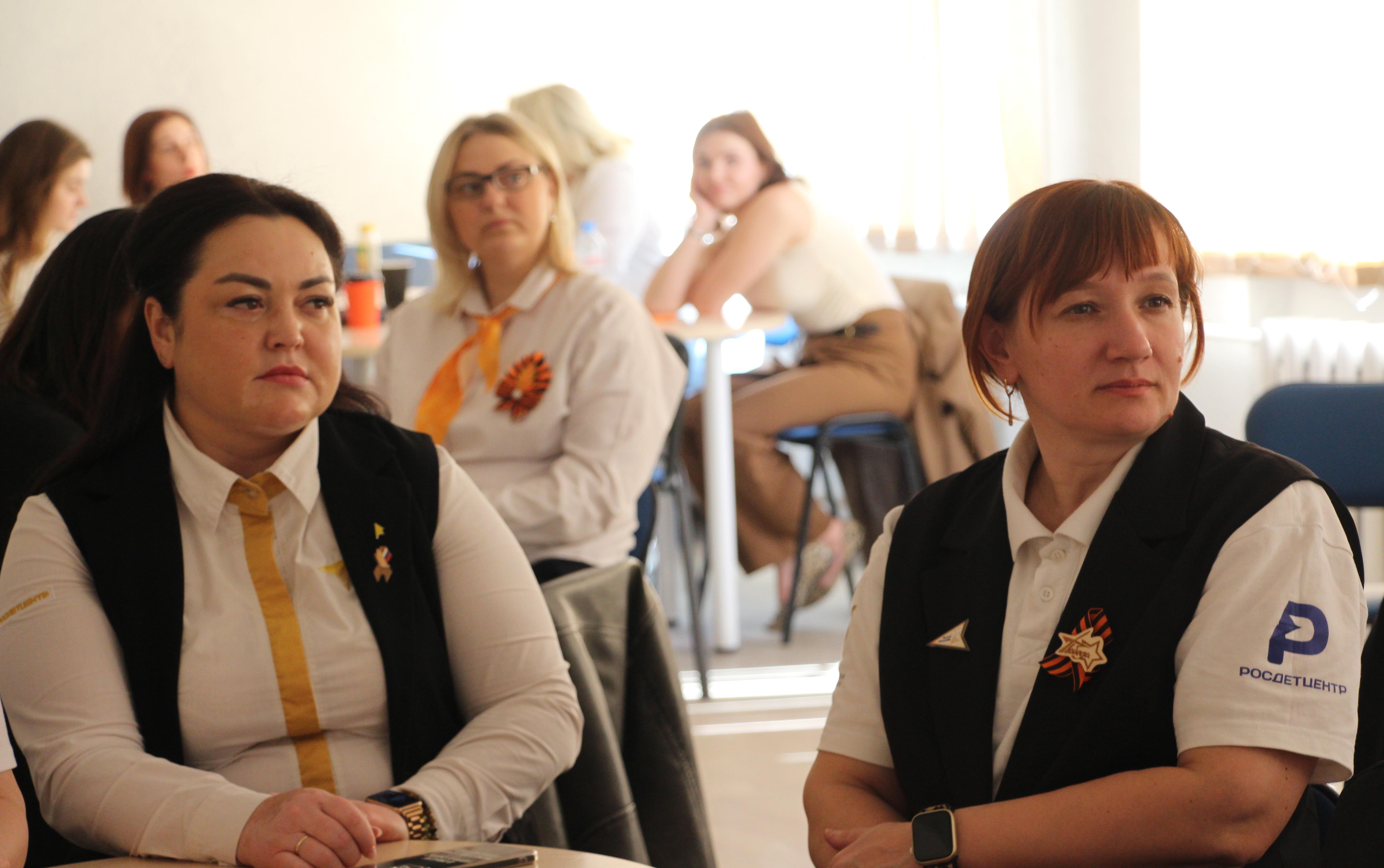 ФОТО к новости: Около 50 советников директора прошли обучение в НГПУ