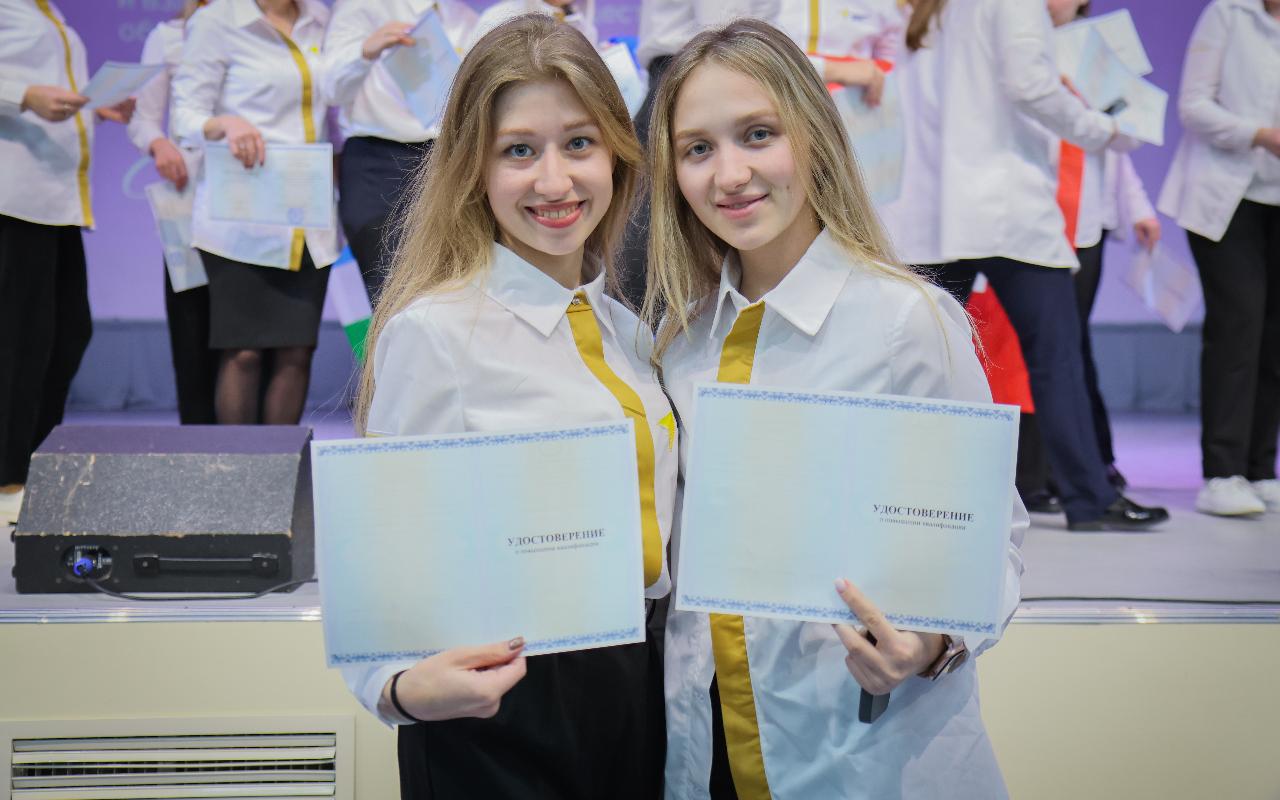 ФОТО к новости: В НГПУ состоялось закрытие второго потока обучения советников директоров по воспитанию