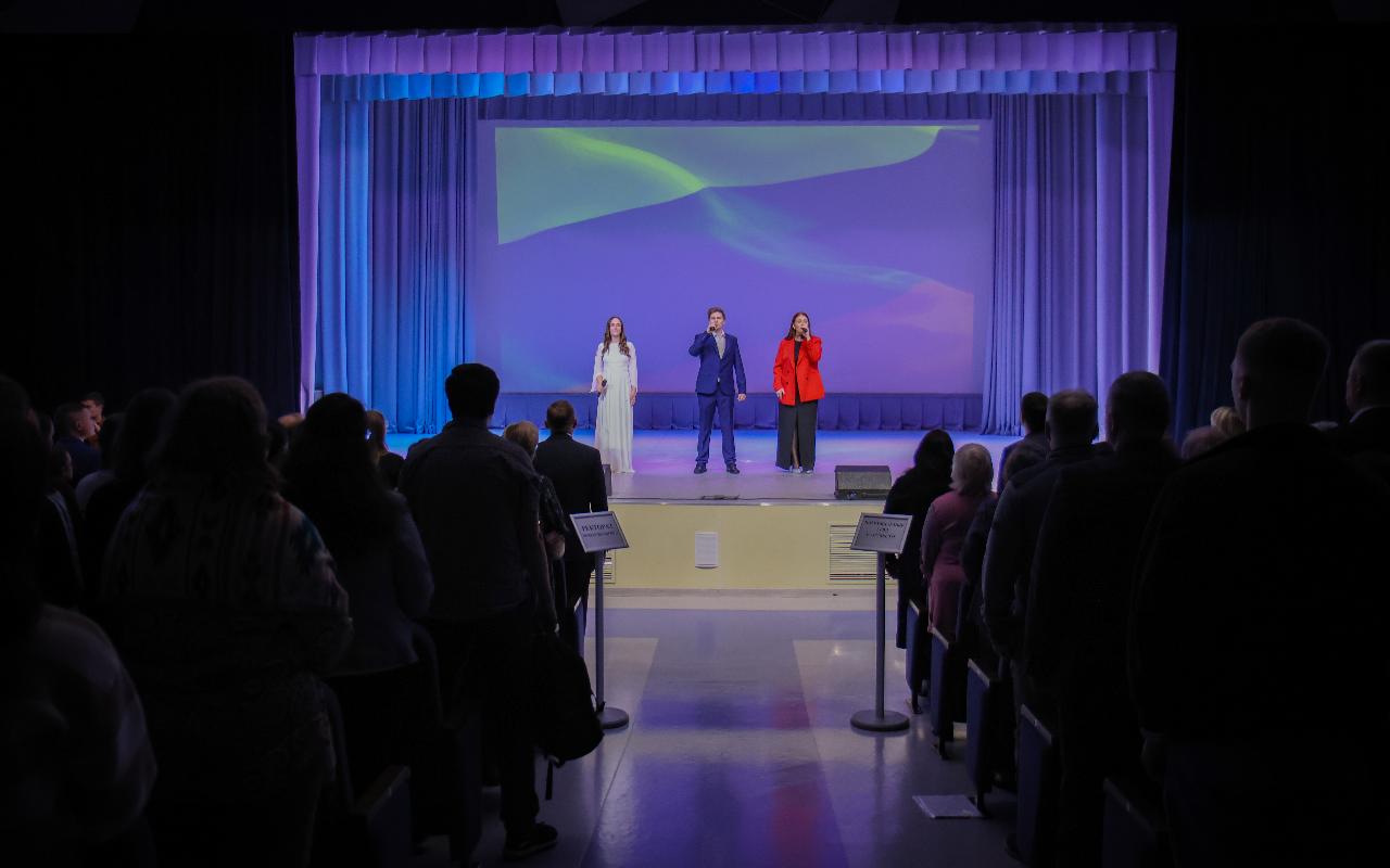 ФОТО к новости: Награды за профессионализм и подвижничество: в НГПУ прошел праздничный концерт к Дню Учителя