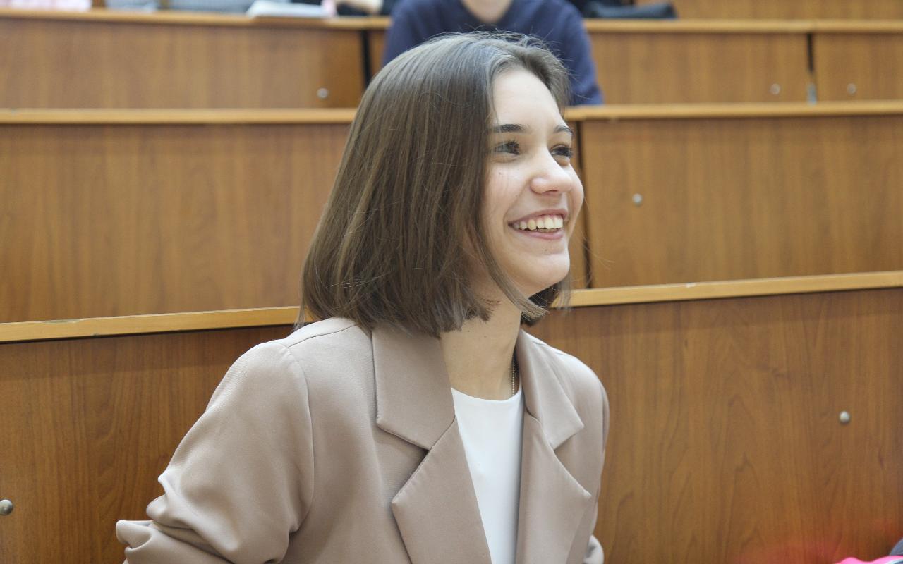 ФОТО к новости: И песни, и игры: студенты НГПУ погружаются в тонкости вожатской профессии