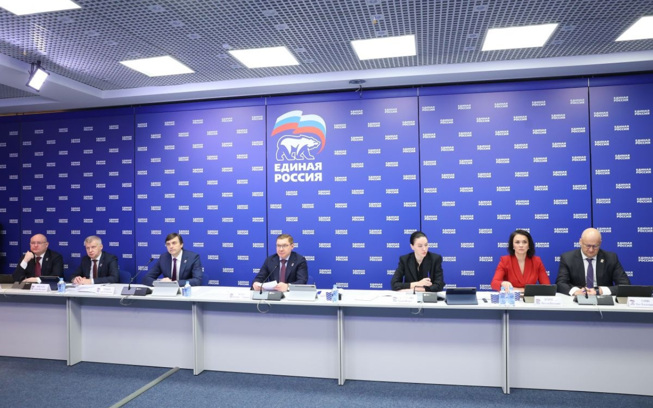 ФОТО к новости: Сергей Кравцов: регионы досрочно вводят новые школы по нацпроекту «Молодёжь и дети»