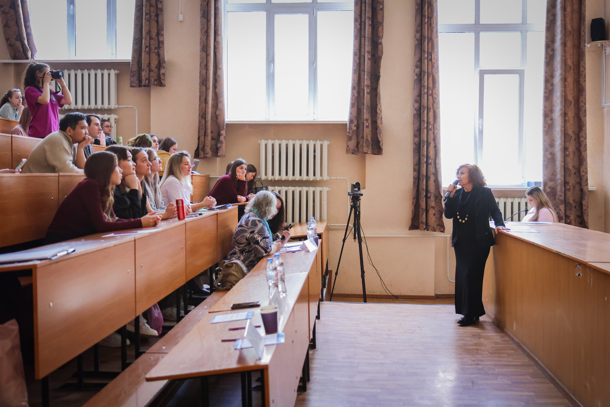 ФОТО к новости: В НГПУ прошло пленарное заседание конференции «Социокультурные проблемы современного человека»
