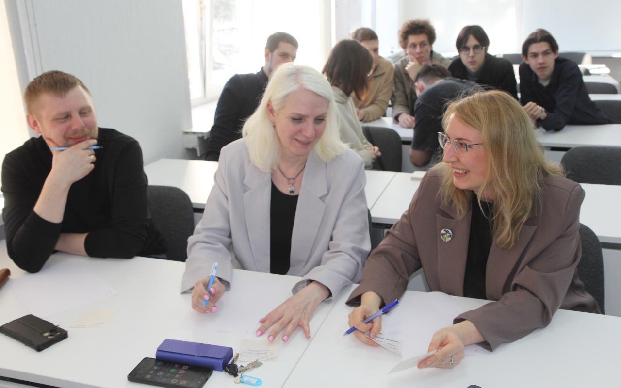 ФОТО к новости: Игрой закрепляем знание истории: для студентов трех вузов в НГПУ провели лекцию и квиз об Отечественной войне 1812 года