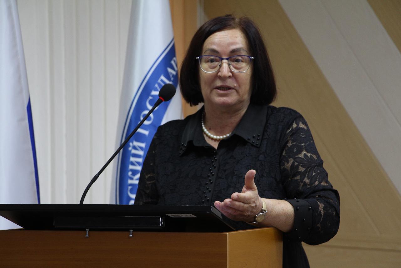 ФОТО к новости: Учить по-русски: в НГПУ открылся информационно-просветительский центр для педагогов, работающих с детьми из семей мигрантов