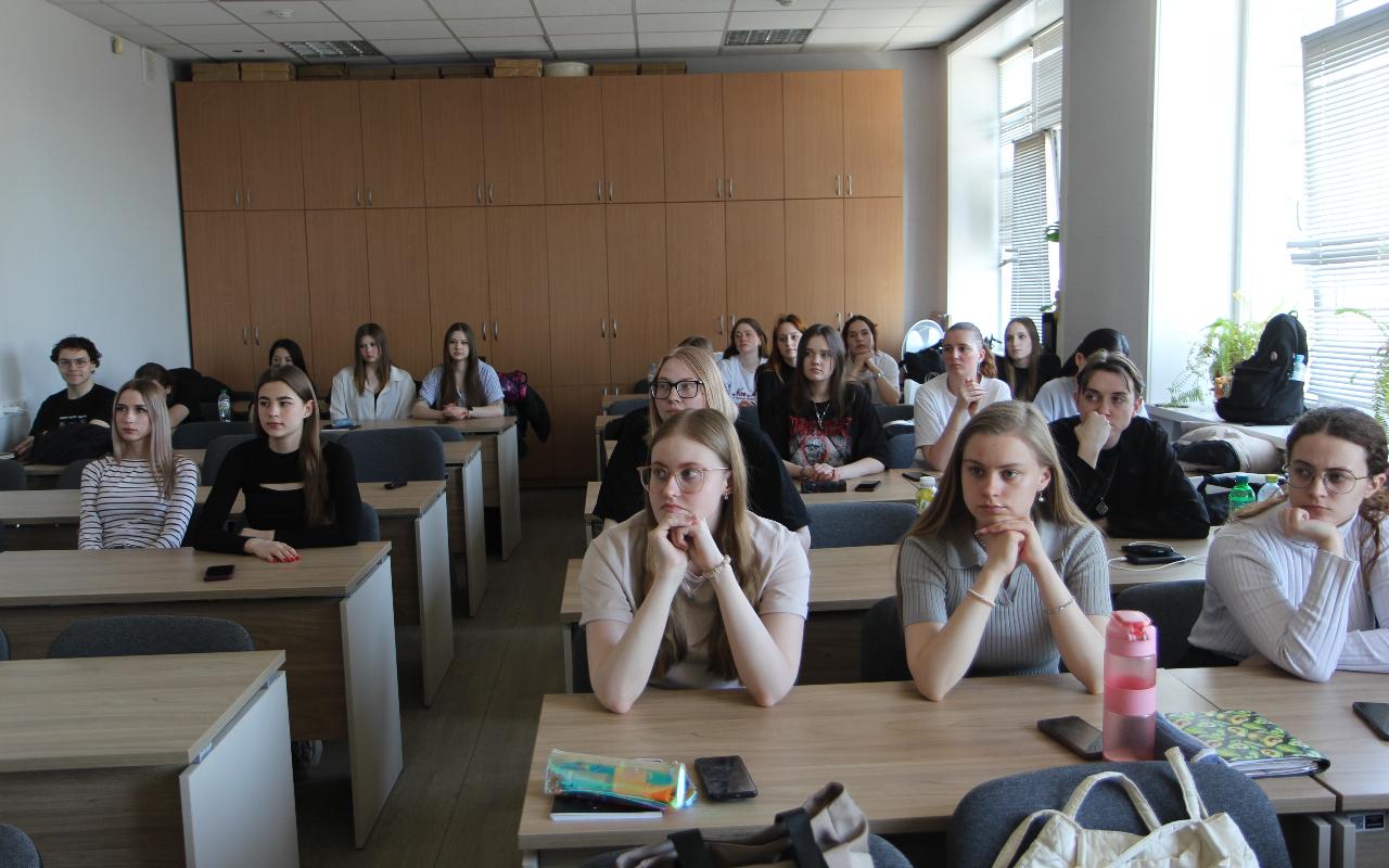 ФОТО к новости: Как стать успешным учителем: «Ассоциация молодых педагогов» организовала педагогические мастерские для студентов НГПУ