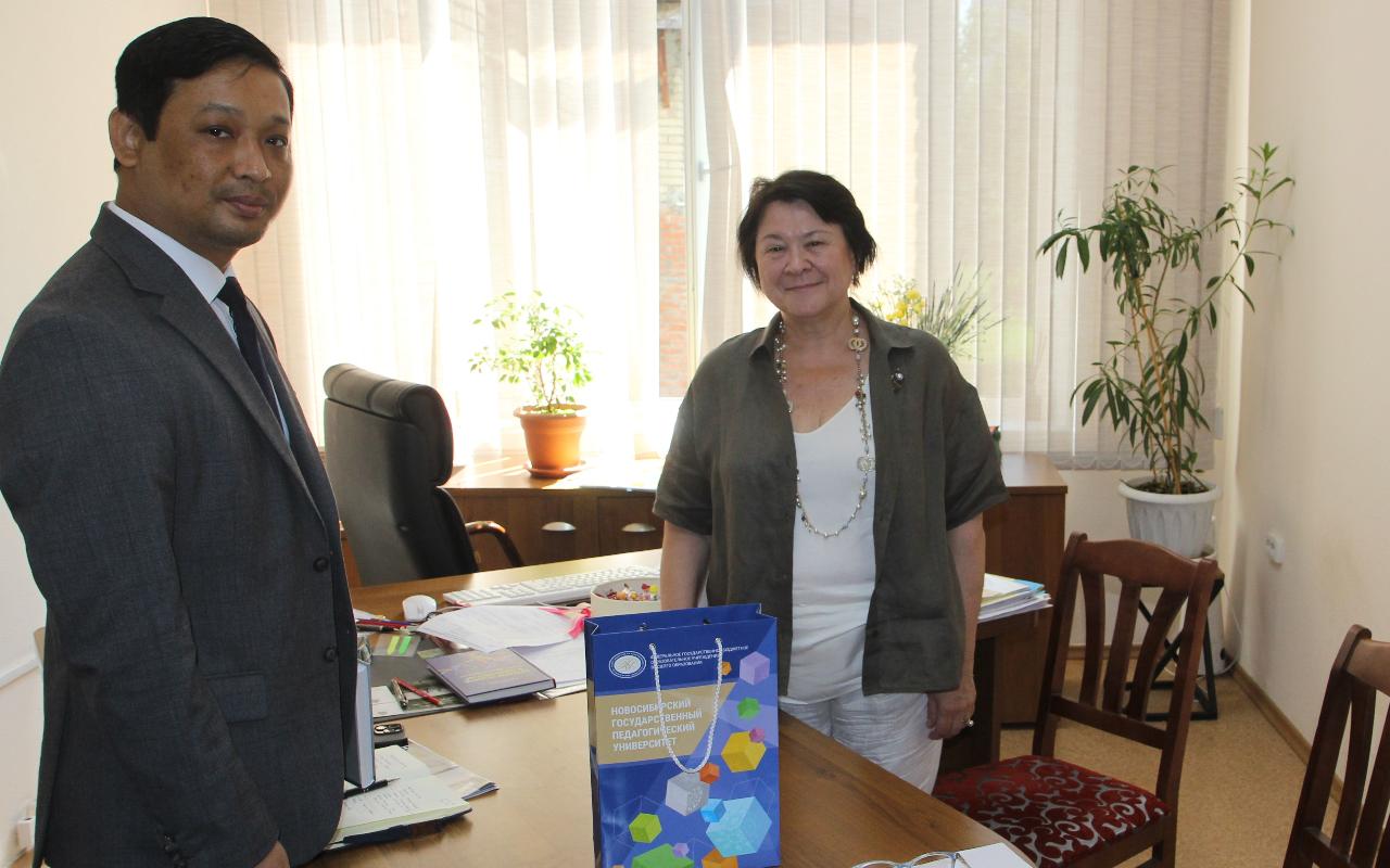 ФОТО к новости: НГПУ и Мьянма: начало сотрудничеству положено