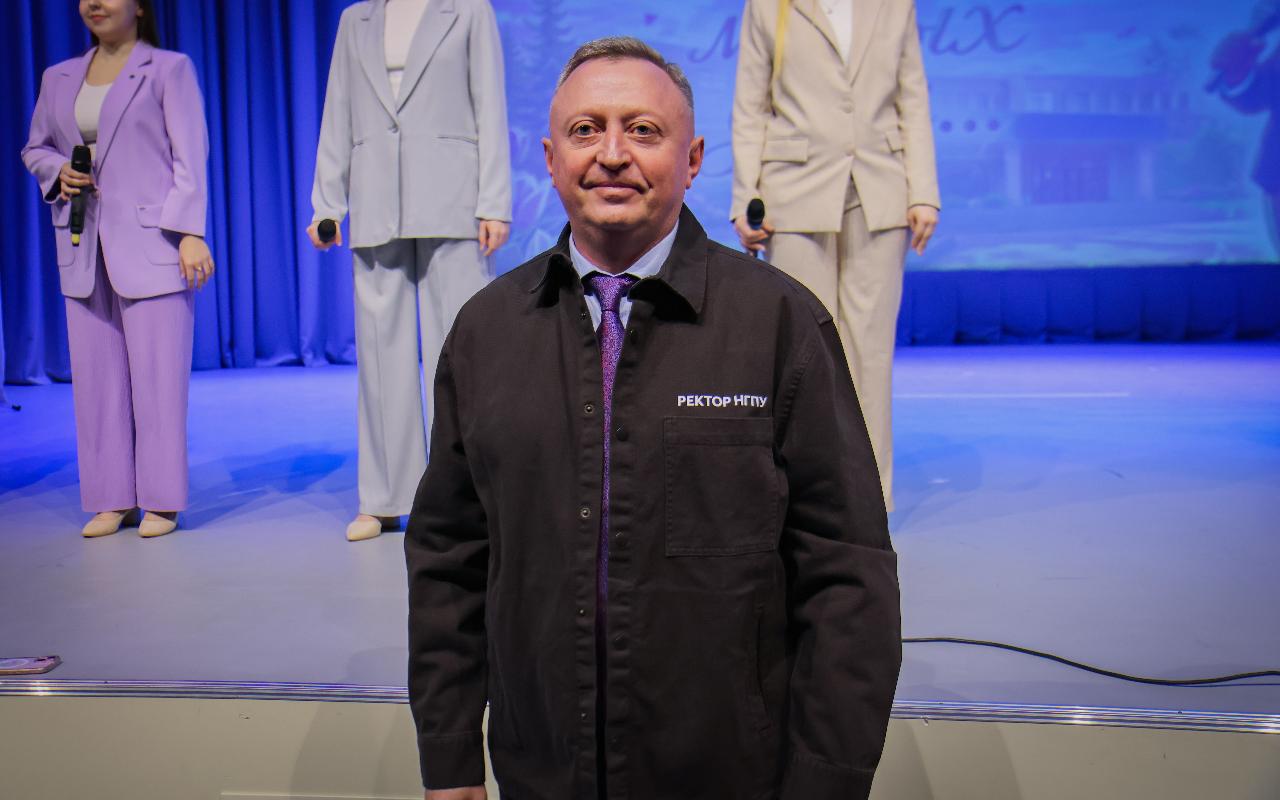 ФОТО к новости: «Для милых дам…»: в НГПУ прошёл праздничный концерт к Международному женскому дню