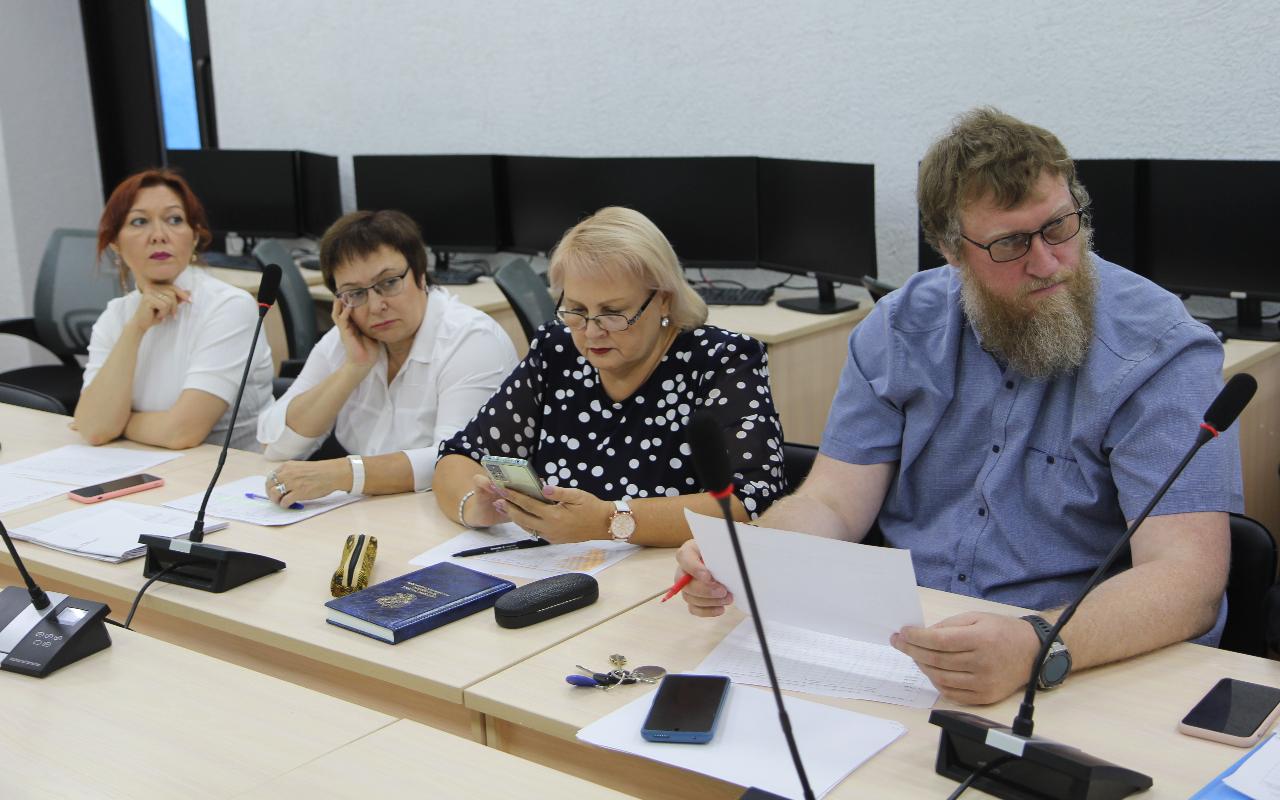 ФОТО к новости: В НГПУ состоялось зачисление на внебюджетной основе