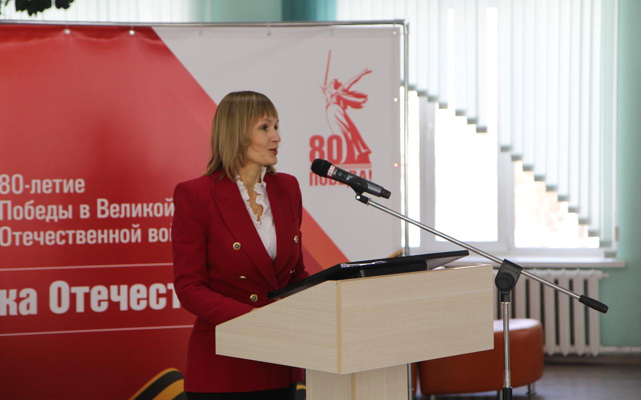 ФОТО к новости: Иностранный язык как инструмент сближения: на Всероссийской лингво-методической школе в НГПУ отдали дань памяти выдающимся личностям, связанным с историей ФИЯ