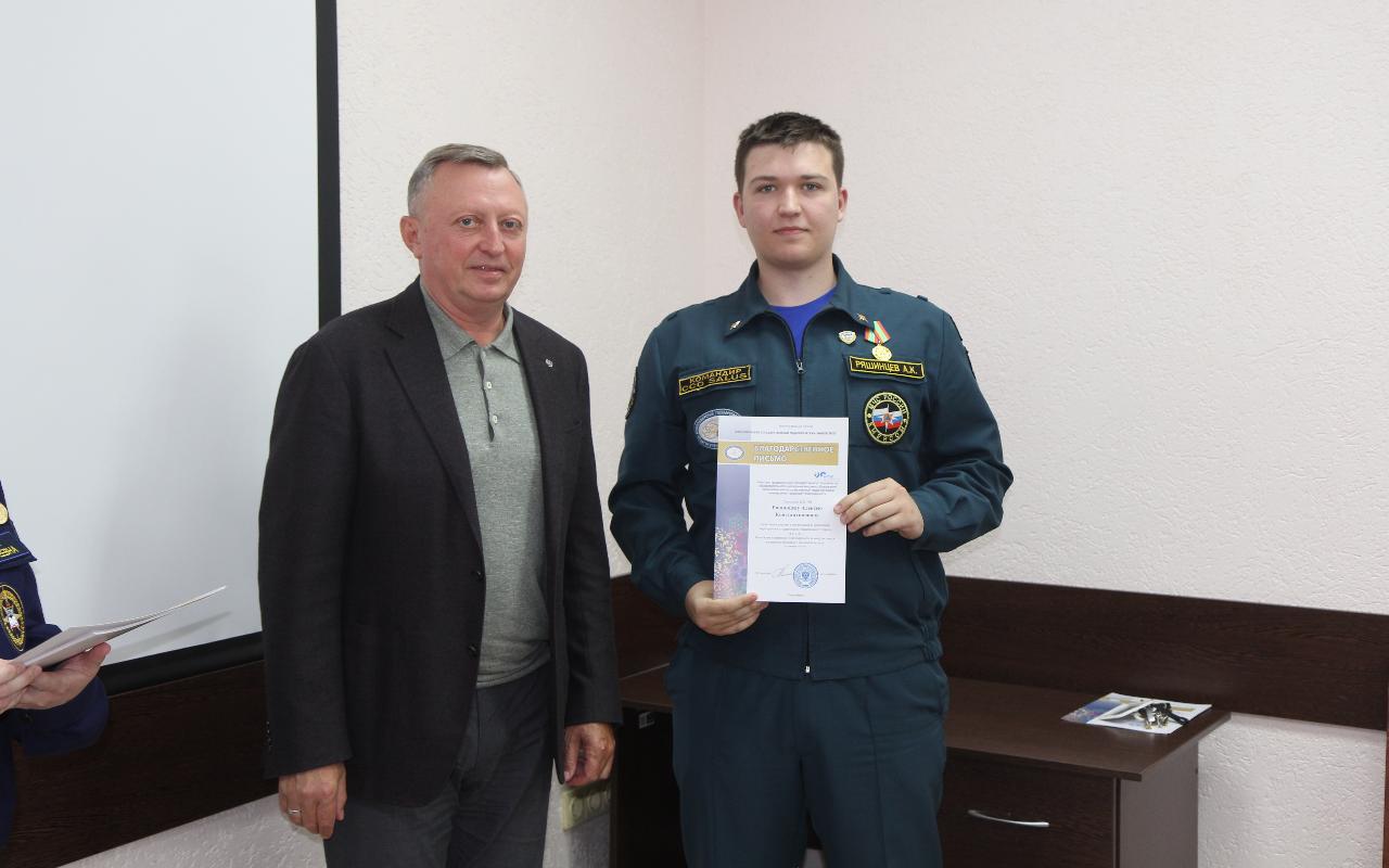 ФОТО к новости: Спасать людей по зову сердца: и.о. ректора НГПУ встретился с представителями отряда «SALUS»