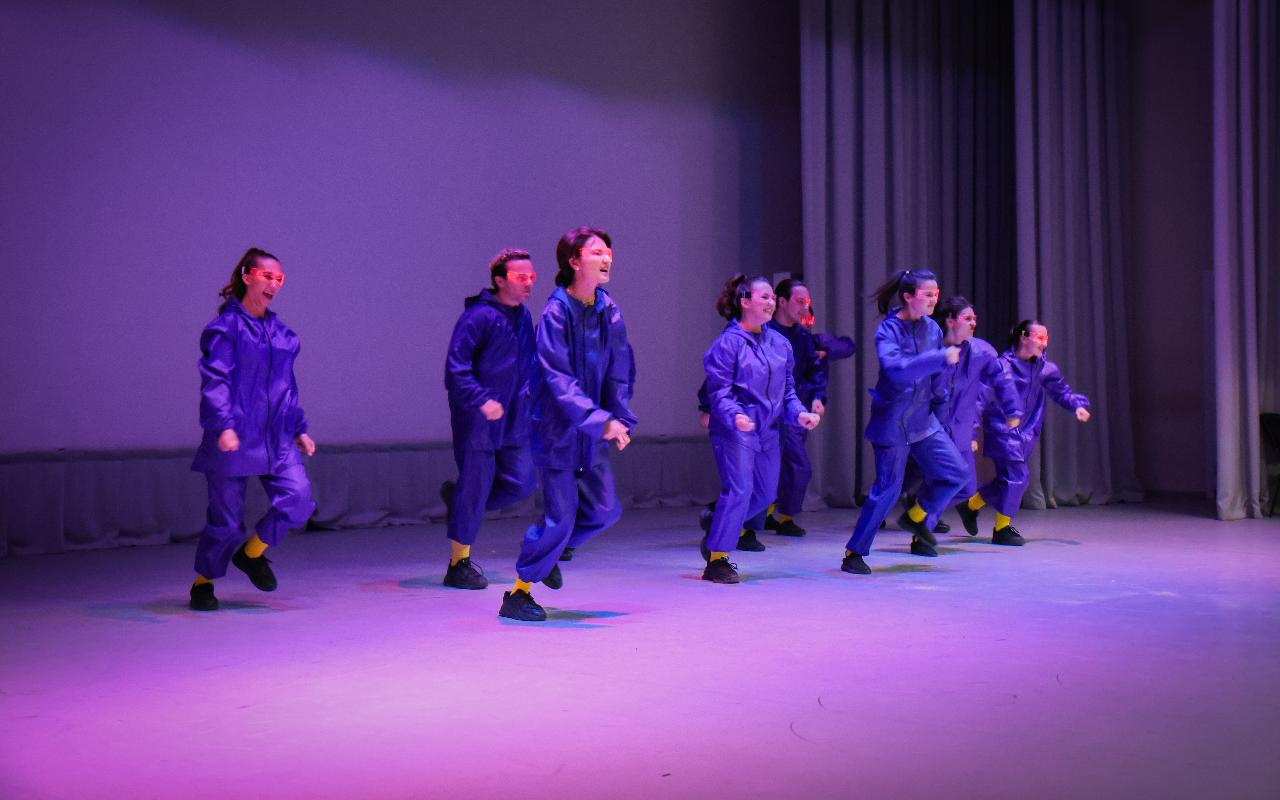 ФОТО к новости: «Вы — будущее России»: в НГПУ состоялось вручение дипломов выпускникам Института истории, гуманитарного и социального образования