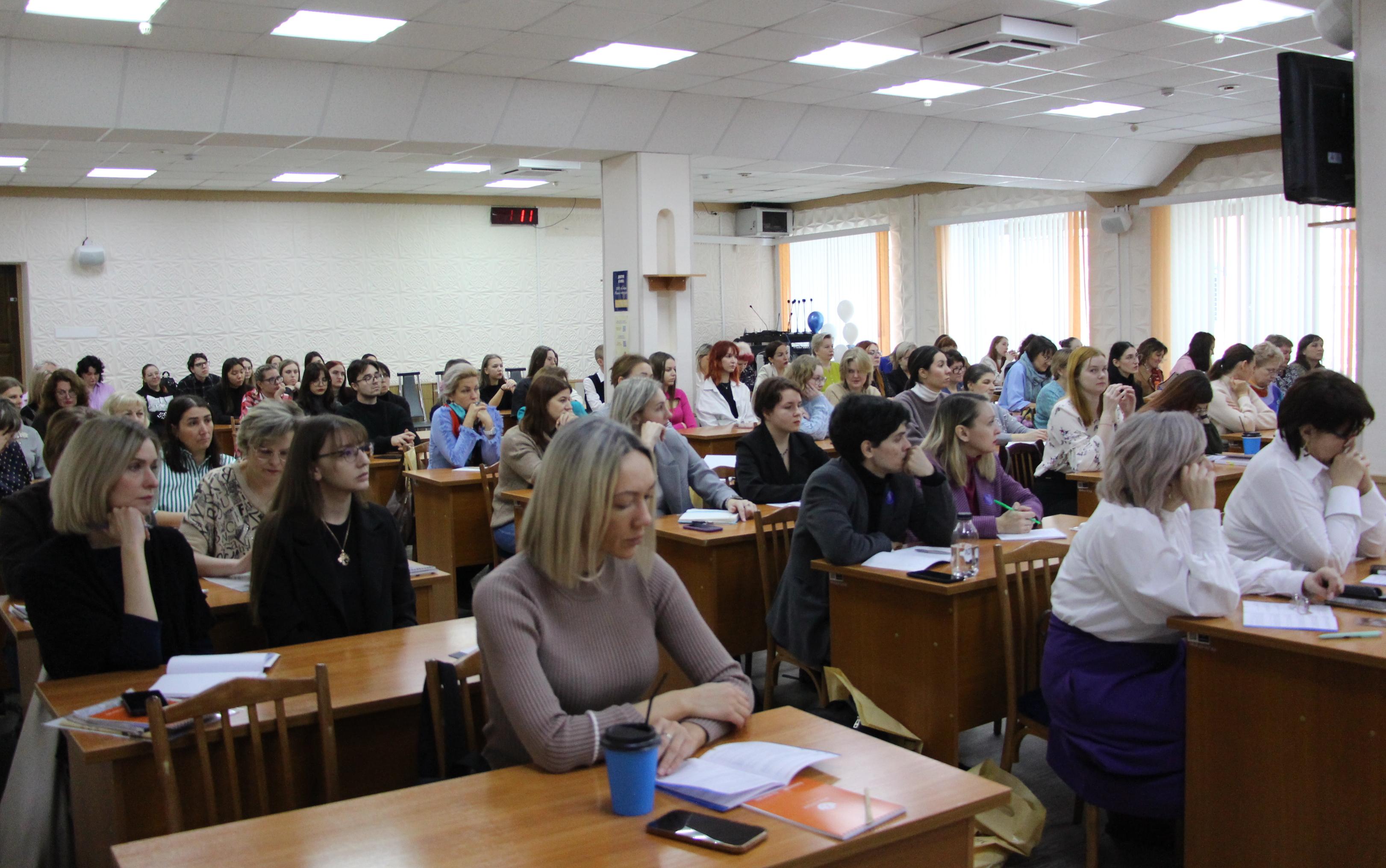 ФОТО к новости: Психолог в школе: профессиональная помощь родителям