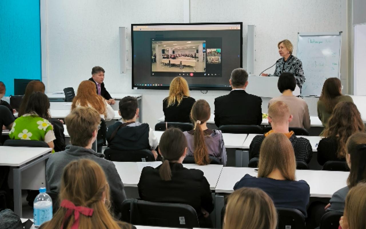 ФОТО к новости: ИИГСО НГПУ и Гомельский государственный университет имени Франциска Скорины обсудили трансформацию образования в эпоху искусственного интеллекта