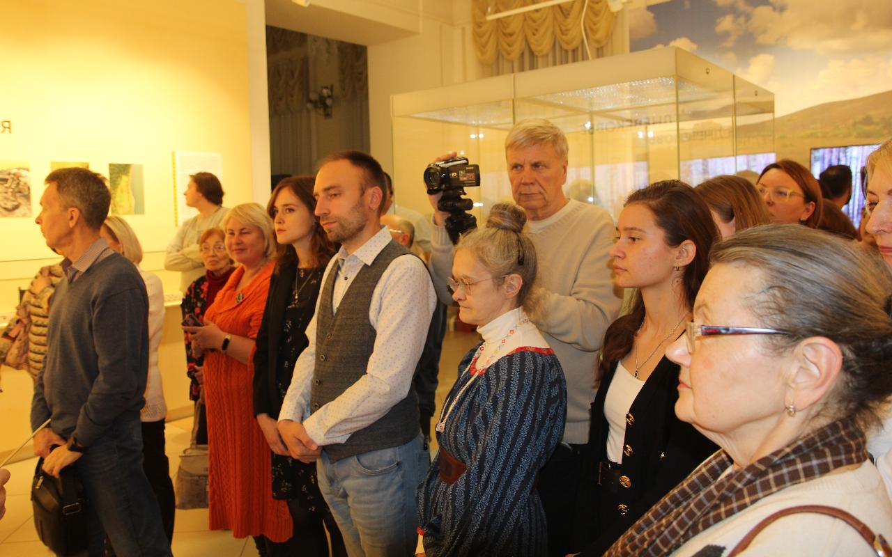 ФОТО к новости: Следы минувших эпох: в Новосибирском краеведческом музее открылась выставка археологических находок, сделанных сотрудниками и студентами НГПУ