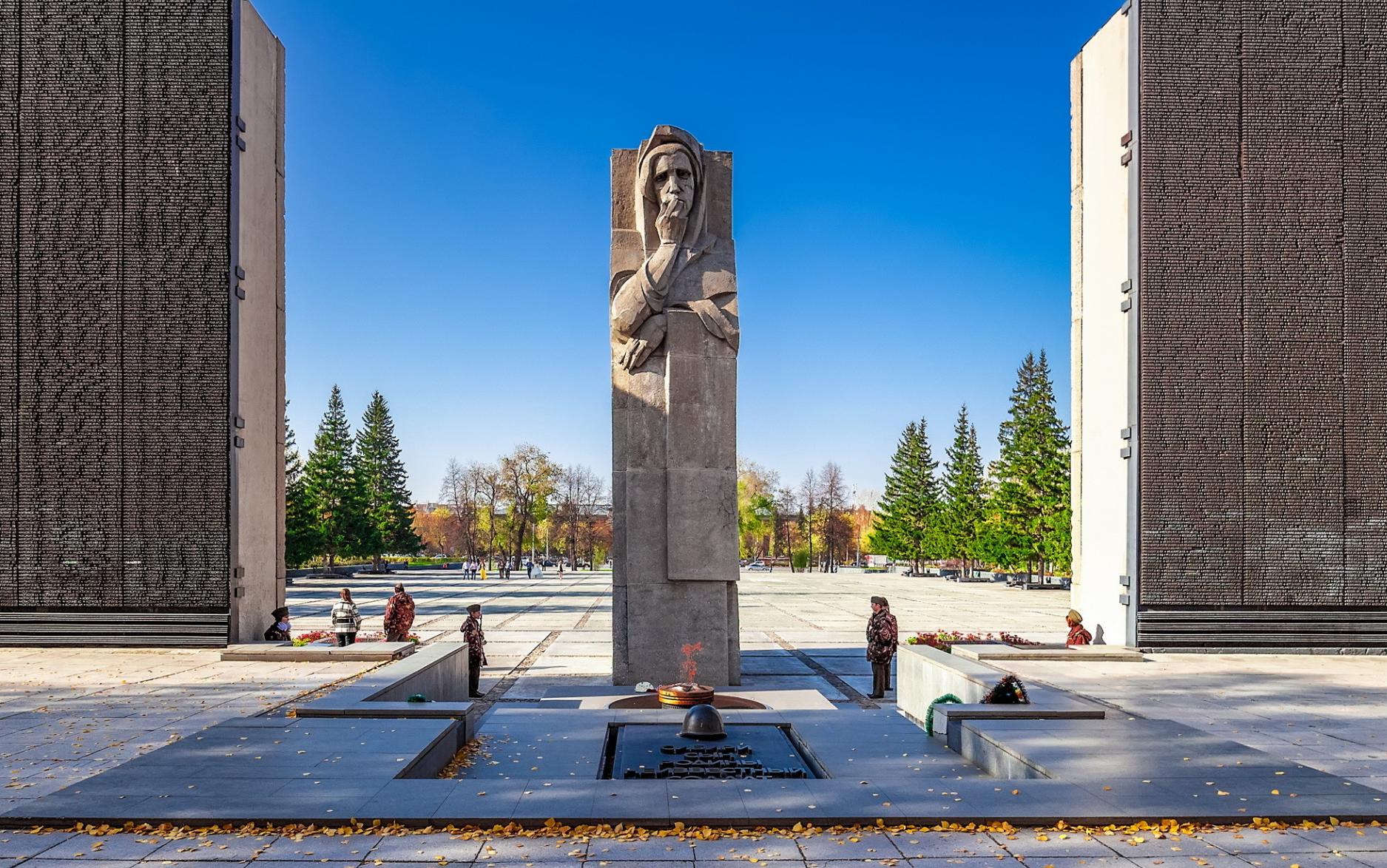Советский монумент как память и тишина