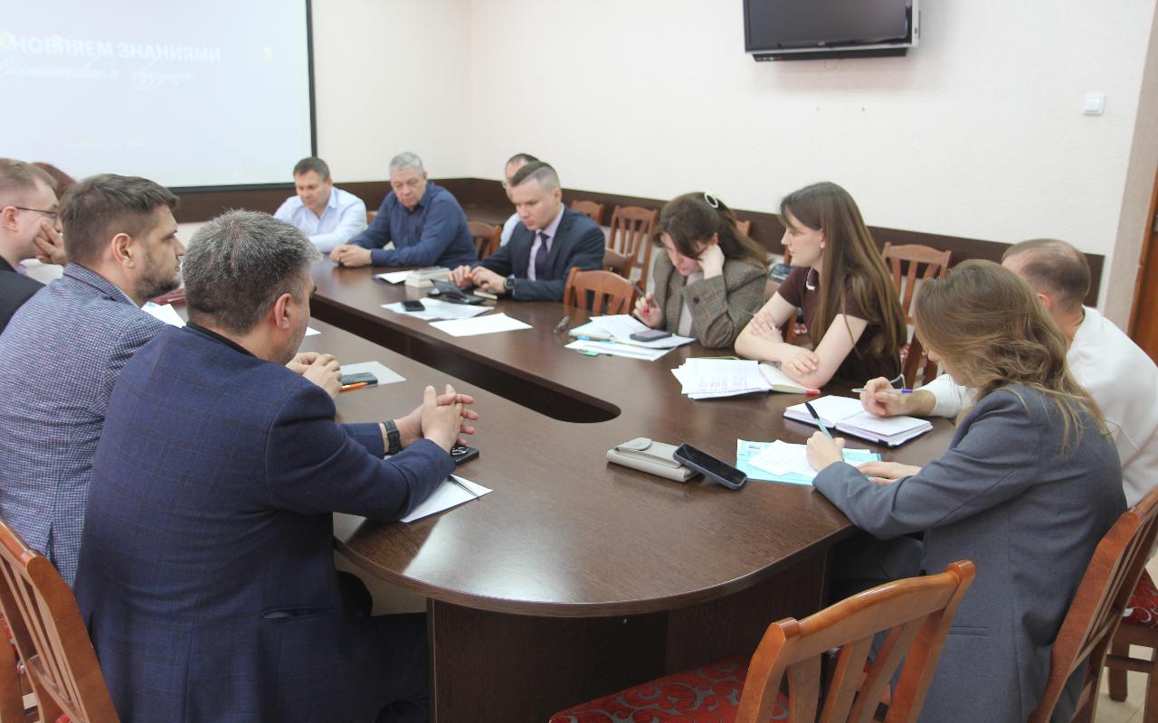 ФОТО к новости: Обновление инфраструктуры НГПУ: ремонт набирает обороты